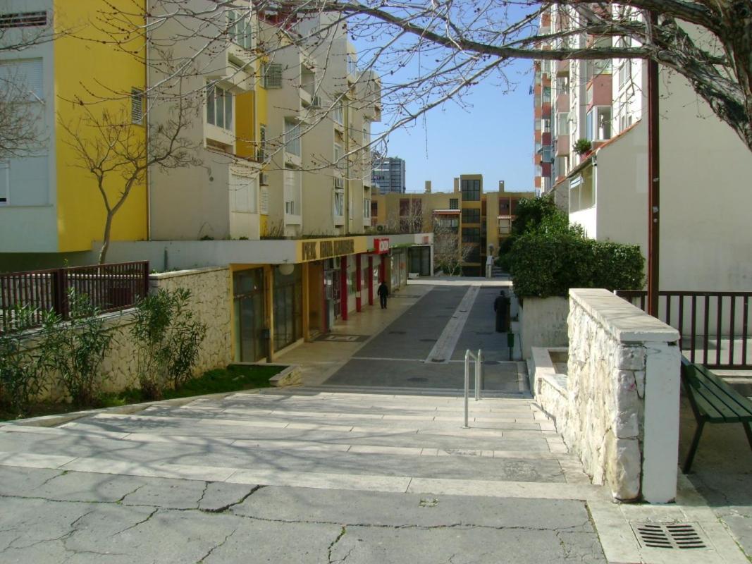 Apartment Small Pearl Split Exterior foto