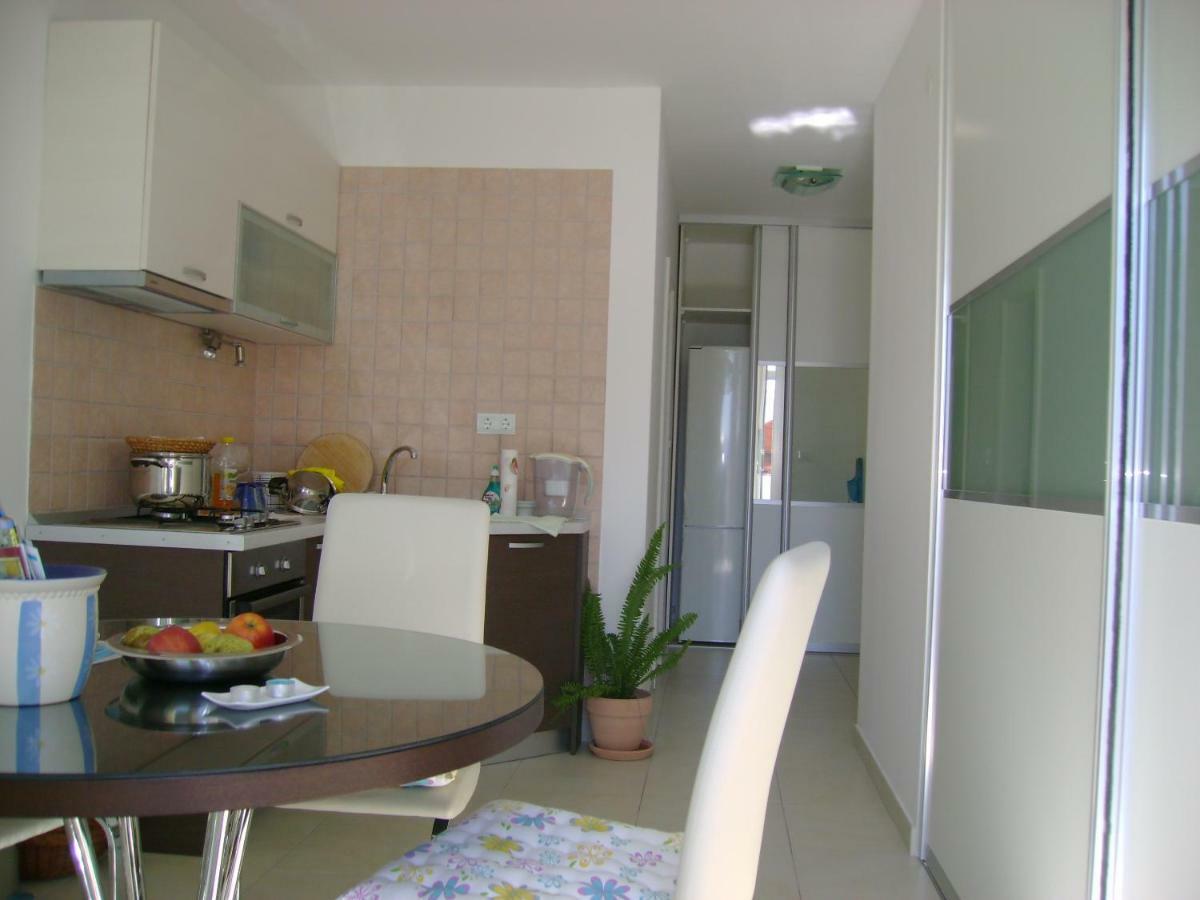 Apartment Small Pearl Split Exterior foto